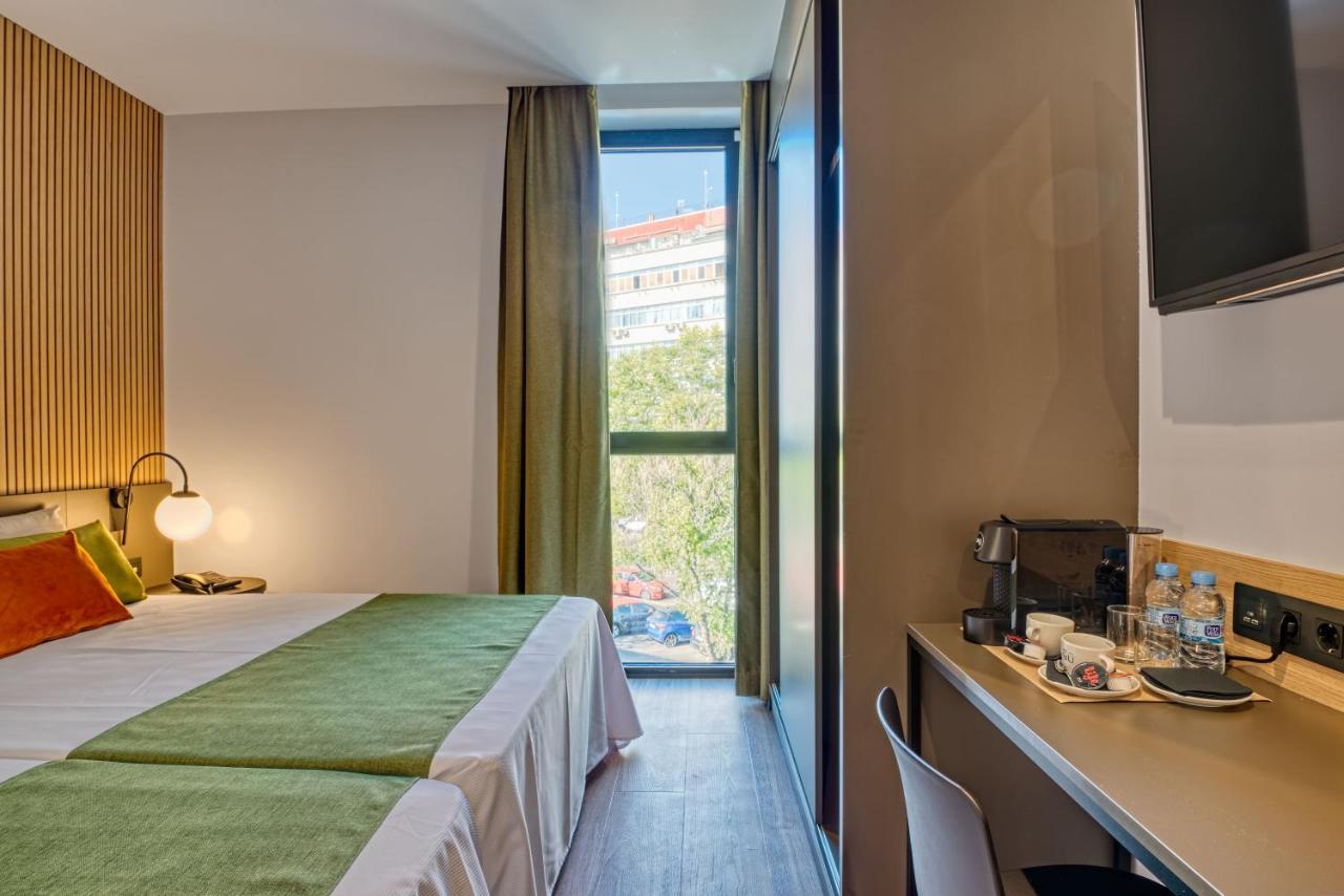 Dwo Colours Alcala Hotell Madrid Exteriör bild