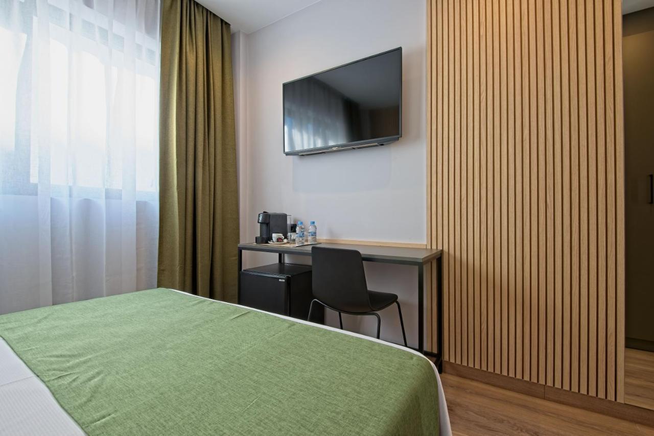 Dwo Colours Alcala Hotell Madrid Exteriör bild