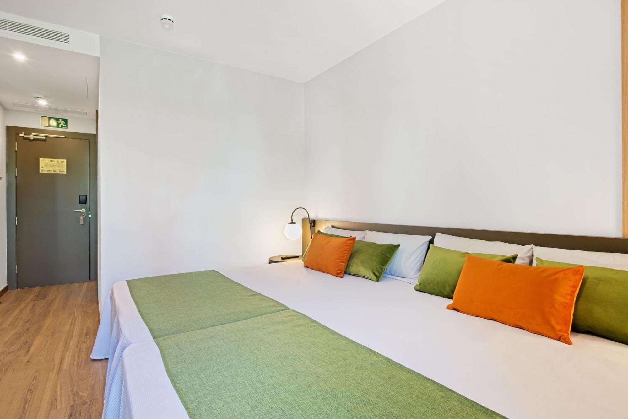 Dwo Colours Alcala Hotell Madrid Exteriör bild